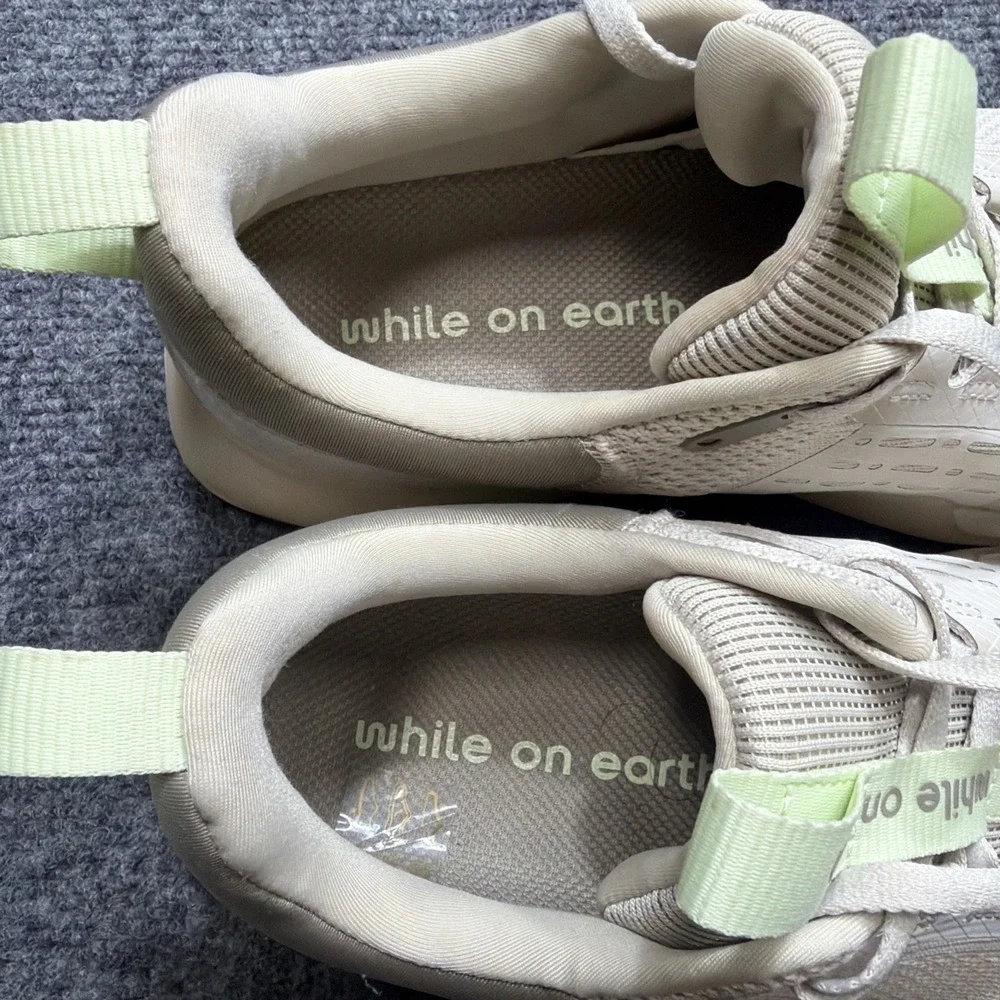 While on Earth Move Trainer Shoes Lace Up Low Top Athletic Sneakers M 6.5 W's 8